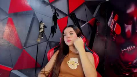 Hana and Zeta online show from 11/10/25, 12:15