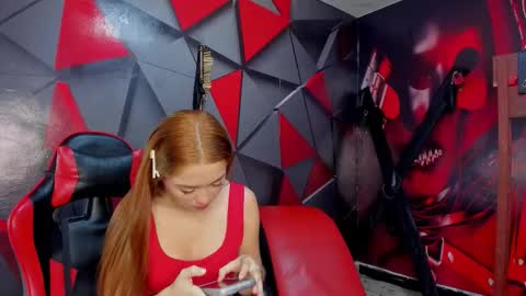 Hana and Zeta online show from 11/17/25, 12:11