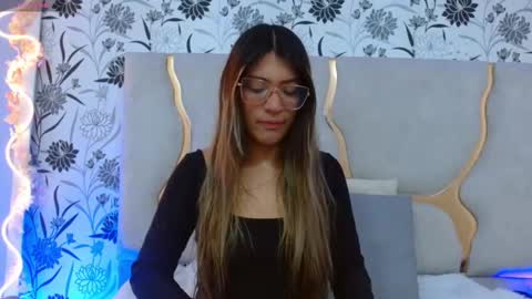 hanaa_tay online show from 09/17/25, 11:34