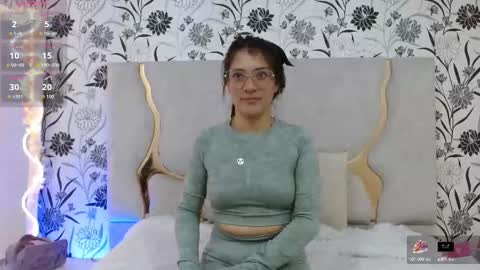 hanaa_tay online show from 09/19/25, 11:33