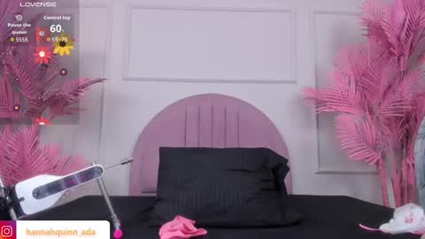 hanaahquinn online show from 11/14/25, 11:42