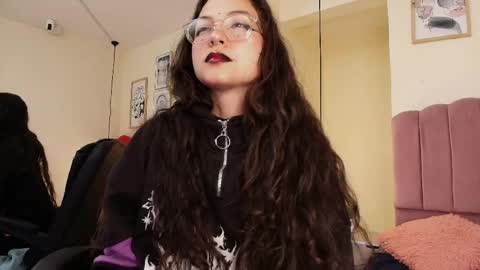 Snapshot of hanabie_ chatting on 04/14/26, 03:12 hanabie_ online show from 04/14/26, 03:12