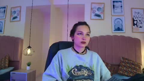 Snapshot of hanabie_ chatting on 04/21/26, 03:13 hanabie_ online show from 04/21/26, 03:13