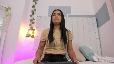 Snapshot of hanah_gray chatting on 06/24/26, 11:09 hanah_gray online show from 06/24/26, 11:09