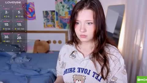 hanahwoods online show from 11/25/25, 02:44