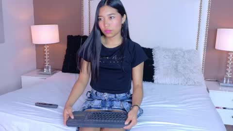 Snapshot of hanaluna chatting on 03/27/26, 02:50 Hanna online show from 03/27/26, 02:50