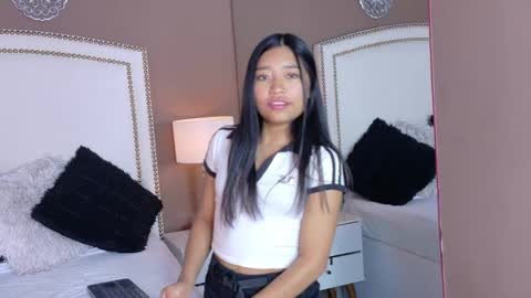 Snapshot of hanaluna chatting on 04/09/26, 02:11 Hanna online show from 04/09/26, 02:11