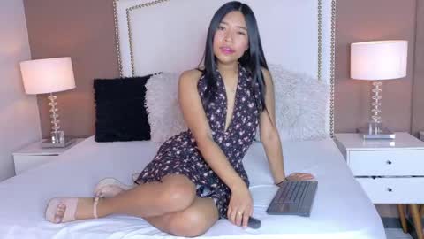 Snapshot of hanaluna chatting on 04/10/26, 01:27 Hanna online show from 04/10/26, 01:27