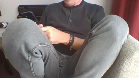 Snapshot of hand_ball_32 chatting on 02/19/25, 11:06 hand_ball_32 online show from 02/19/25, 11:06