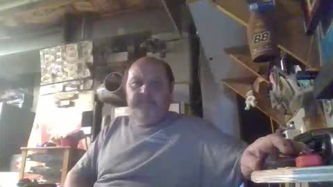 Snapshot of handiemanhere chatting on 04/07/26, 12:00 naked man online show from 04/07/26, 12:00