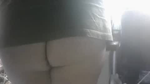 Snapshot of handncocknocum chatting on 11/10/25, 08:13 handncocknocum online show from 11/10/25, 08:13