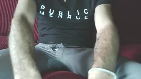 Snapshot of hands0nc chatting on 11/08/25, 01:00 PHHands0nC online show from 11/08/25, 01:00