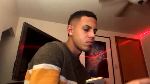 handsome01_ online show from 12/01/25, 04:17