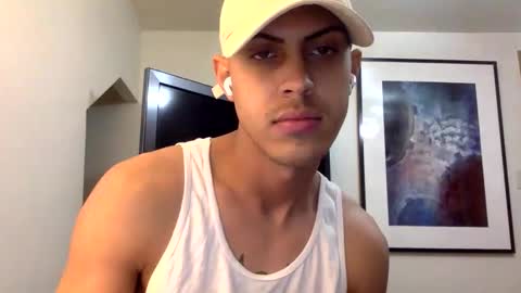 handsome01_ online show from 12/18/25, 11:33