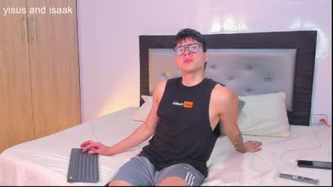 handsome_boys69 online show from 04/02/26, 05:38