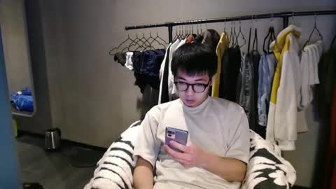 Snapshot of handsome_mannn chatting on 02/08/25, 04:04 handsome_mannn online show from 02/08/25, 04:04