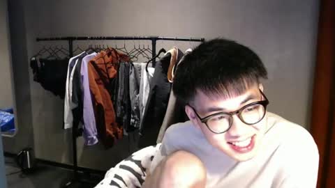 Snapshot of handsome_mannn chatting on 03/03/25, 12:48 handsome_mannn online show from 03/03/25, 12:48