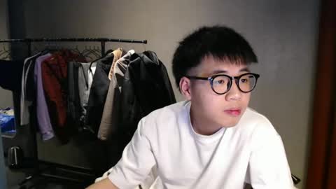 Snapshot of handsome_mannn chatting on 03/03/25, 10:20 handsome_mannn online show from 03/03/25, 10:20