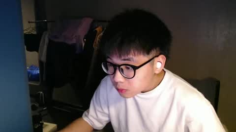 Snapshot of handsome_mannn chatting on 03/12/25, 09:13 handsome_mannn online show from 03/12/25, 09:13