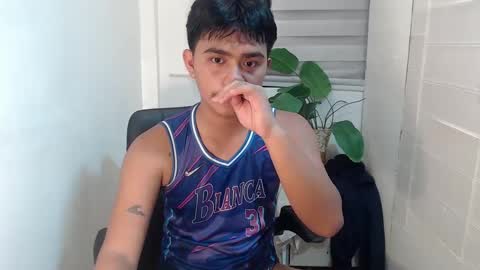 Snapshot of handsome_vanana chatting on 02/24/25, 09:43 handsome_vanana online show from 02/24/25, 09:43