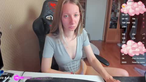 Snapshot of handsome_whale chatting on 09/17/25, 09:11 Mila online show from 09/17/25, 09:11