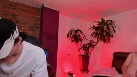 leonardfarrucknick and otis online show from 11/08/25, 03:18