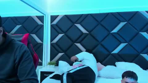 leonardfarrucknick and otis online show from 11/26/25, 01:56