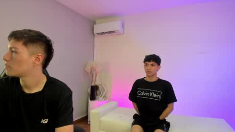 Snapshot of handsomeboys19 chatting on 04/28/26, 08:47 leonardfarrucknick and otis online show from 04/28/26, 08:47