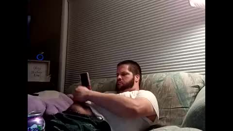 handsomedaddy198923 online show from 09/30/25, 07:13