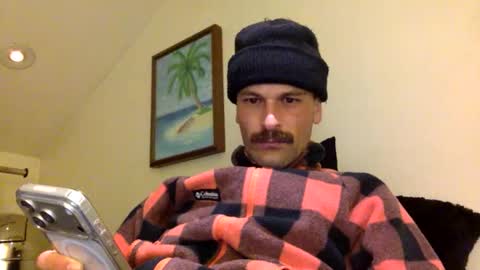 Snapshot of handsomedevilllll chatting on 05/02/26, 07:24 handsomedevilllll online show from 05/02/26, 07:24