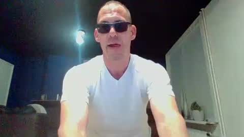 handsomeguy4ever online show from 11/09/25, 04:33