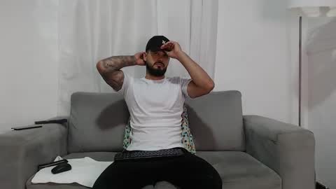 Snapshot of handsomen69 chatting on 02/24/26, 12:52 Handsomen online show from 02/24/26, 12:52