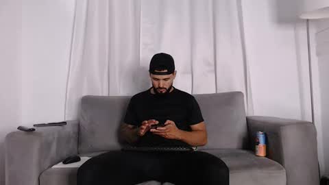 Snapshot of handsomen69 chatting on 03/25/26, 01:00 Handsomen online show from 03/25/26, 01:00