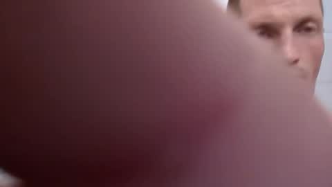 handsomerob42 online show from 10/31/25, 01:34