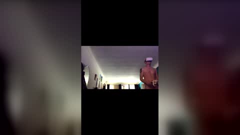 Snapshot of handsomerob42 chatting on 11/28/25, 07:05 handsomerob42 online show from 11/28/25, 07:05