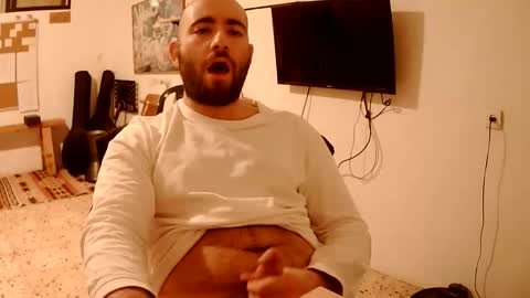 Snapshot of handyboy991 chatting on 10/02/25, 12:23 handyboy991 online show from 10/02/25, 12:23