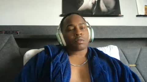 Snapshot of handyfranklin chatting on 07/20/26, 06:10 Chocolate Exhibitionist online show from 07/20/26, 06:10
