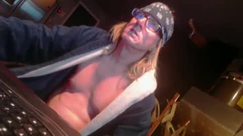 Handystudman online show from 01/05/25, 03:13