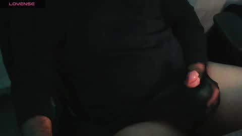 Snapshot of handyman732438 chatting on 05/26/26, 12:01 handyman732438 online show from 05/26/26, 12:01