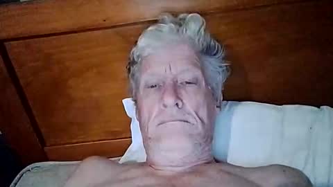 Snapshot of handymanmaxforyou chatting on 02/15/26, 05:15 Thickcock4u online show from 02/15/26, 05:15