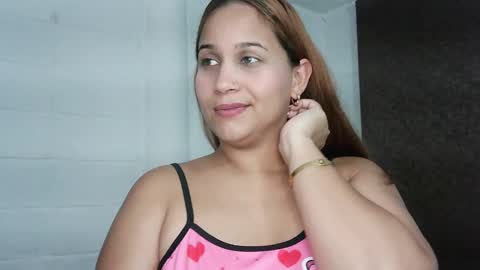 Snapshot of hankalanna chatting on 10/07/25, 12:52 Hank alanna online show from 10/07/25, 12:52