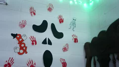 Snapshot of hankalanna chatting on 10/23/25, 09:24 Hank alanna online show from 10/23/25, 09:24