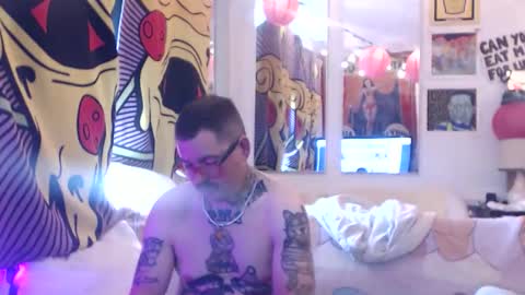 Snapshot of hankrams chatting on 05/27/26, 02:47 hank rams online show from 05/27/26, 02:47