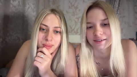 Snapshot of hanky_moon chatting on 02/06/26, 09:40 Sweden online show from 02/06/26, 09:40