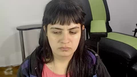 Snapshot of hanna99moon chatting on 12/10/24, 06:01 JUANA online show from 12/10/24, 06:01