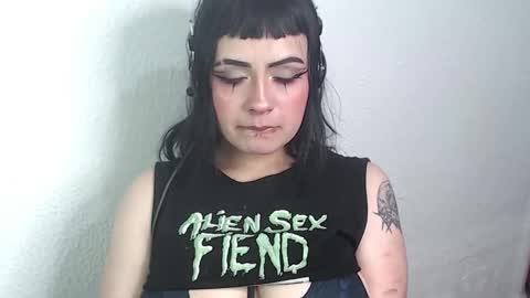 Snapshot of hanna99moon chatting on 02/14/25, 05:41 JUANA online show from 02/14/25, 05:41