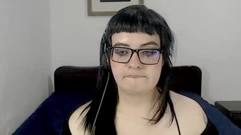 Snapshot of hanna99moon chatting on 09/17/25, 04:36 JUANA online show from 09/17/25, 04:36