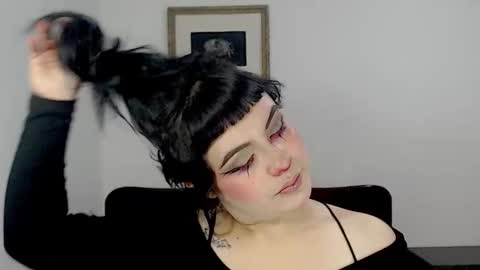 Snapshot of hanna99moon chatting on 09/17/25, 04:41 JUANA online show from 09/17/25, 04:41