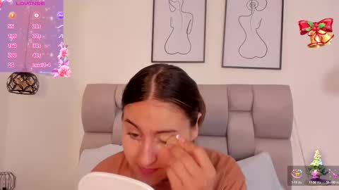 hanna__evans_ online show from 11/30/25, 12:20