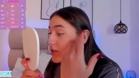 hanna__evans_ online show from 01/15/26, 12:21